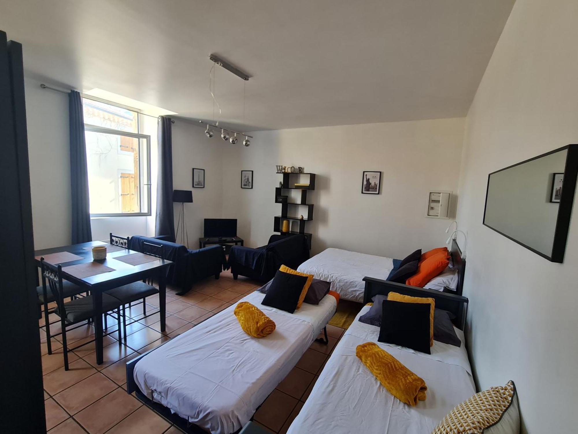 Le Prieure - Studios Jusqu'A 4 Personnes Villeneuve-lès-Béziers Εξωτερικό φωτογραφία