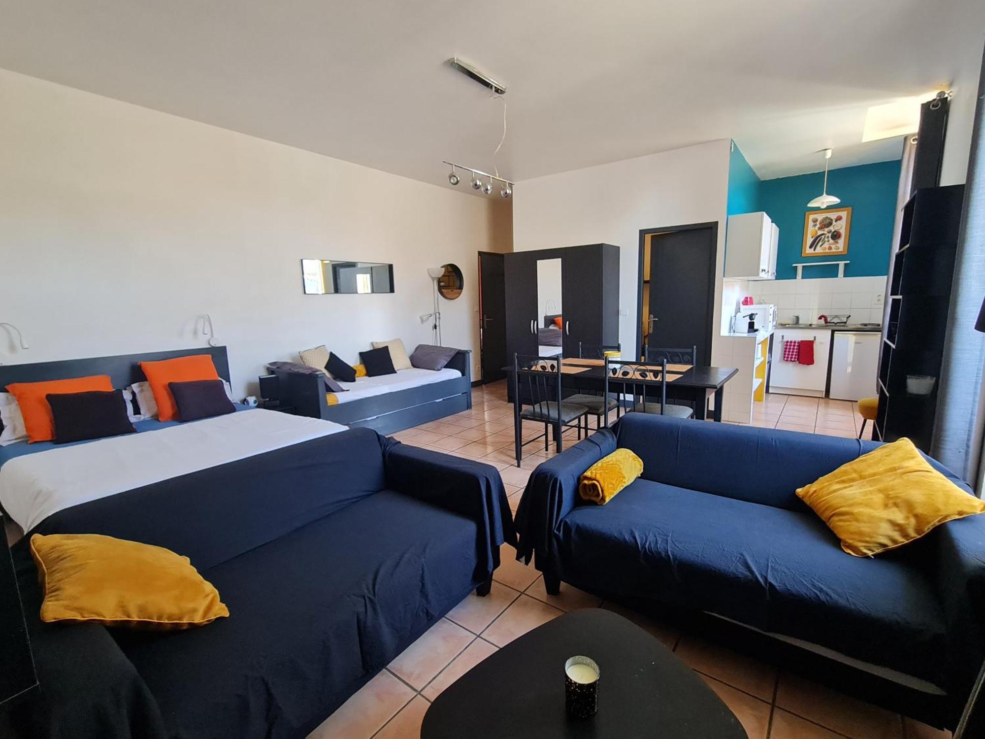 Le Prieure - Studios Jusqu'A 4 Personnes Villeneuve-lès-Béziers Εξωτερικό φωτογραφία